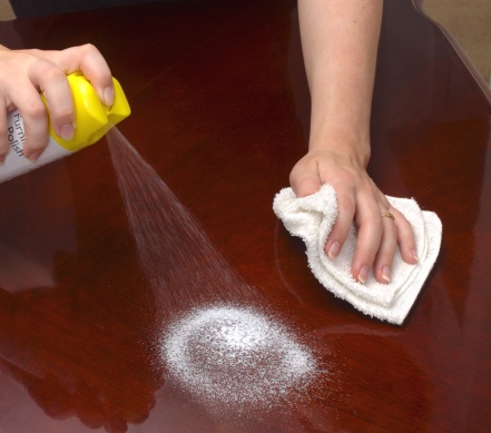 Dusting and polishing furniture is essential, most bacteria are on desks due. At ER Janitorial Services Los Angeles we dust and polish all of our clients desks